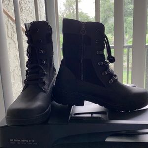 New water resistant beautiful boots